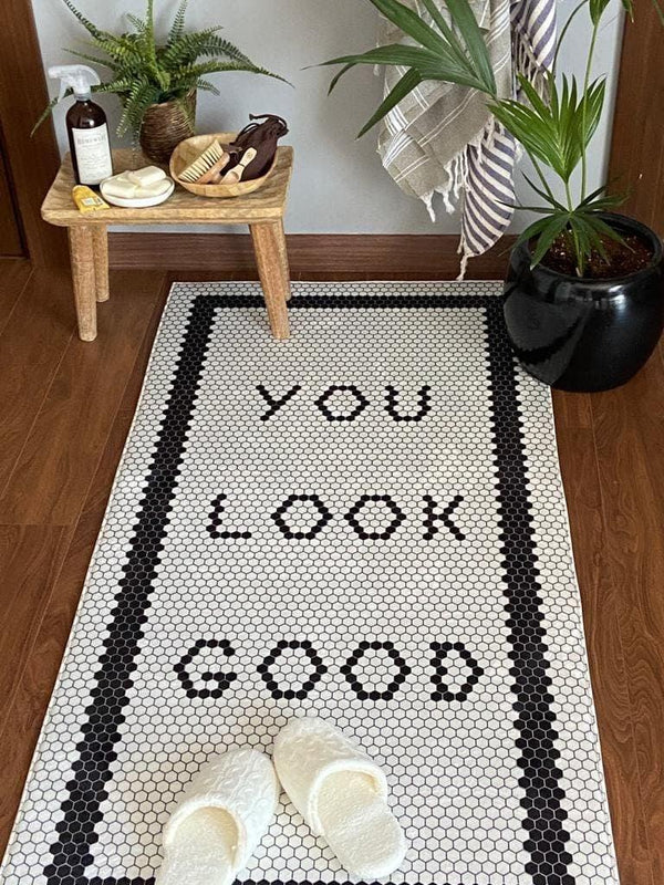 Missia Home Heksagon Serisi Ekru Zemin Siyah ''You Look Good'' Yazılı Halı